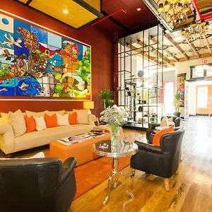 The Box House (adults Only) Otel