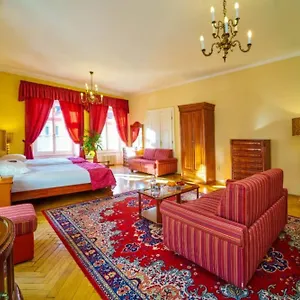 josephine-hotel.praguehotelsweb.com/